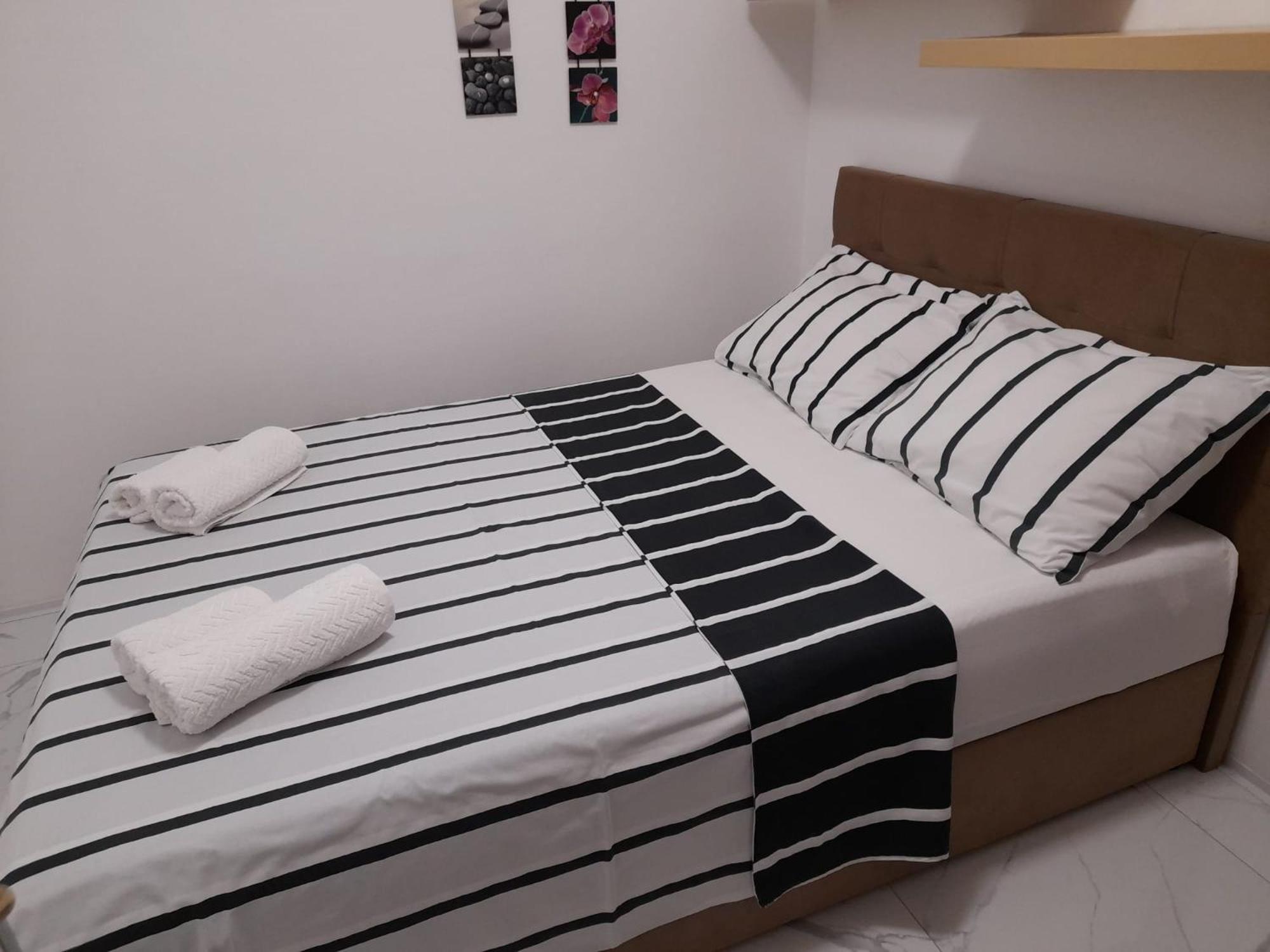 Apartments Malou Baska Voda Phòng bức ảnh