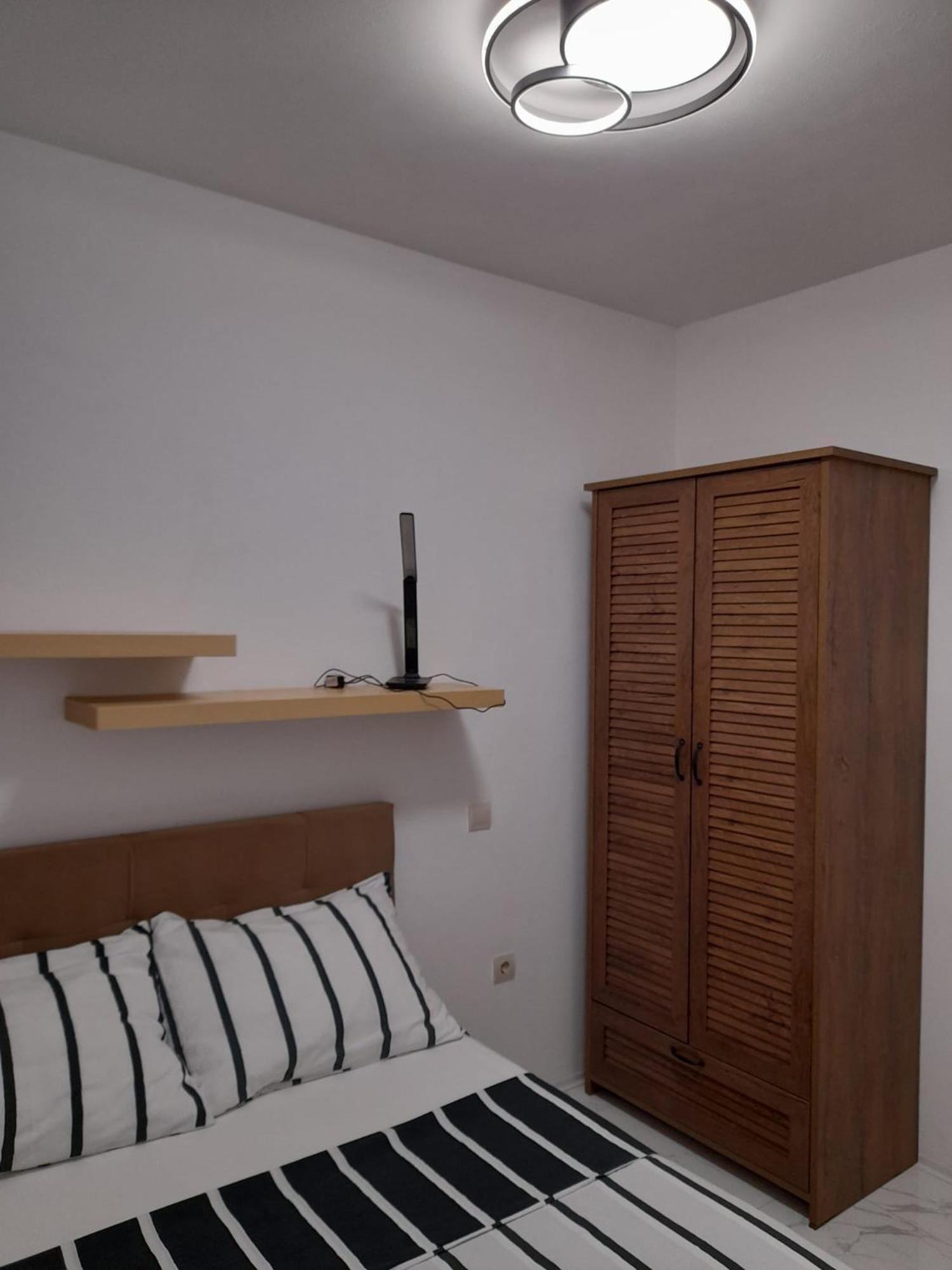 Apartments Malou Baska Voda Phòng bức ảnh