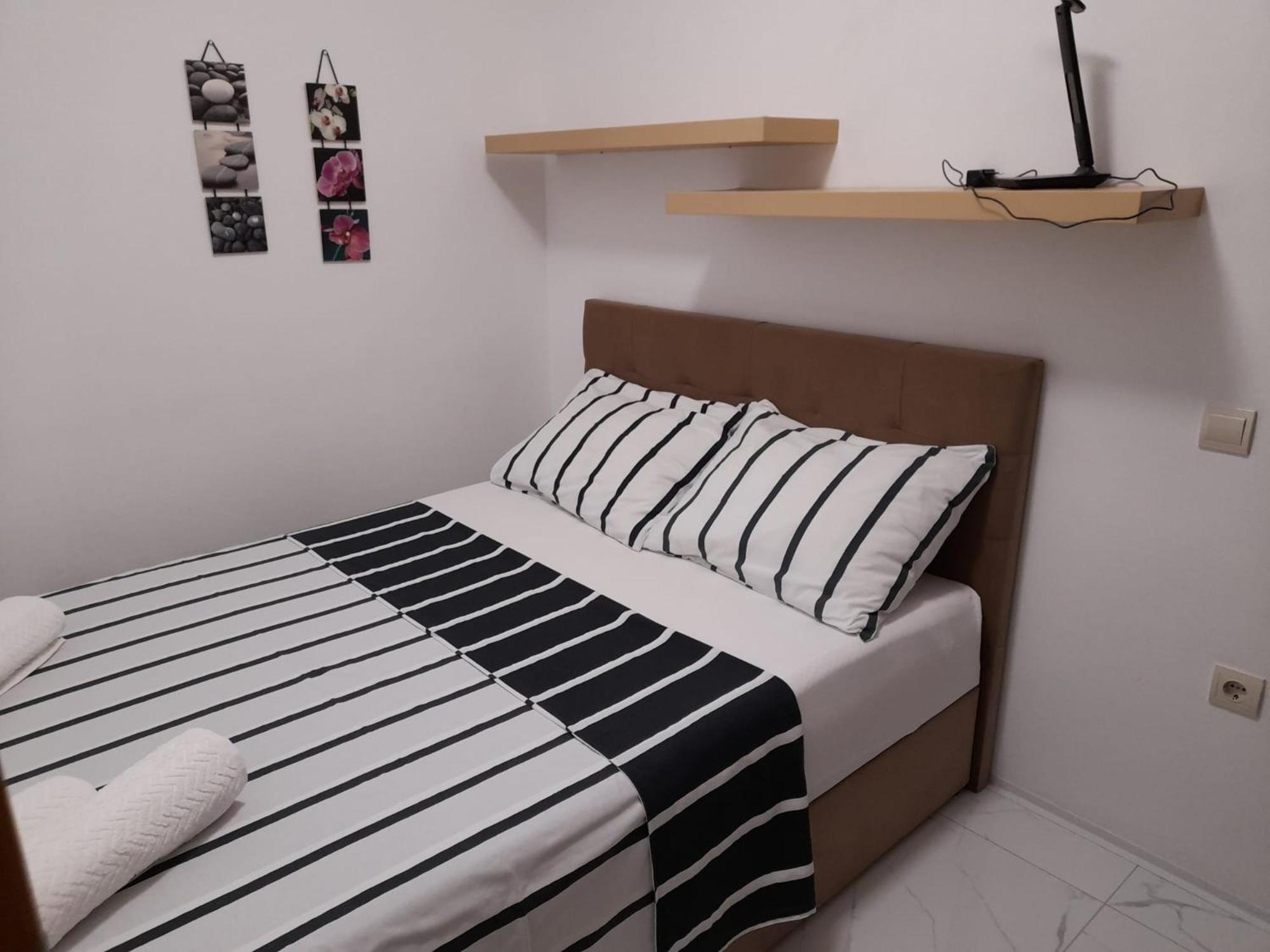 Apartments Malou Baska Voda Phòng bức ảnh