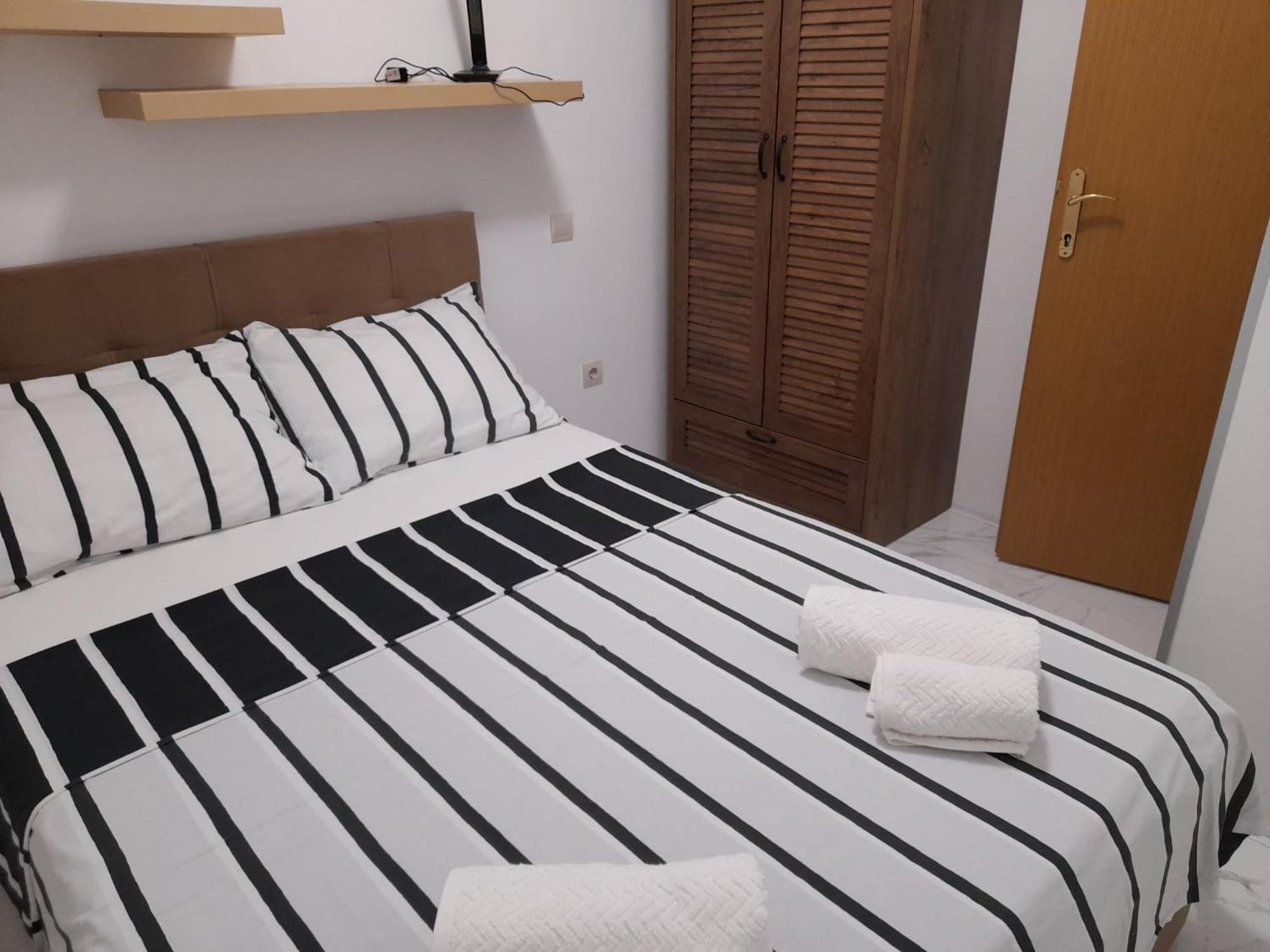 Apartments Malou Baska Voda Phòng bức ảnh