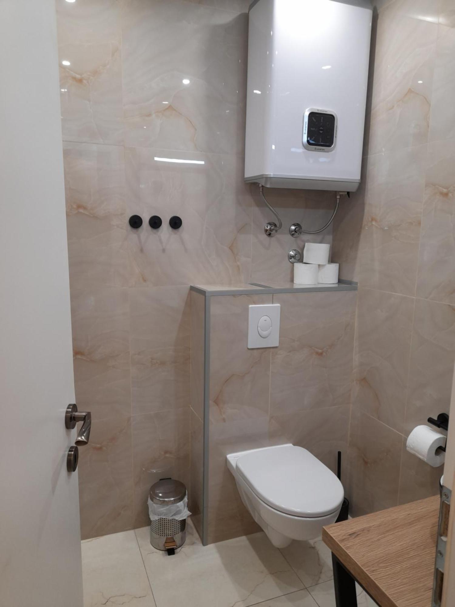 Apartments Malou Baska Voda Phòng bức ảnh