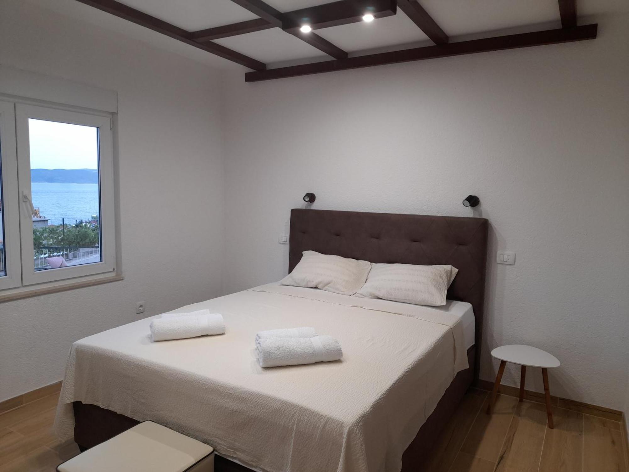 Apartments Malou Baska Voda Phòng bức ảnh