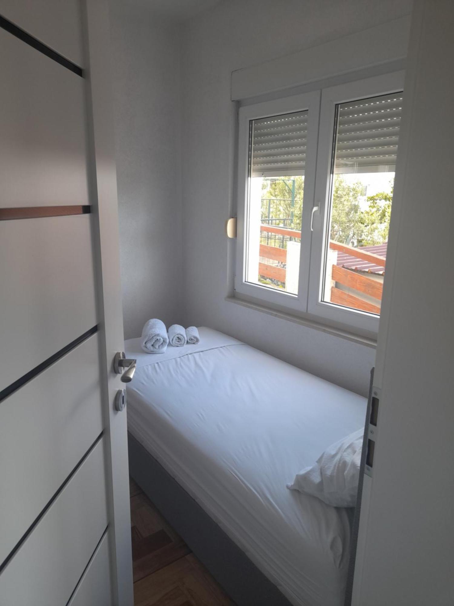 Apartments Malou Baska Voda Phòng bức ảnh
