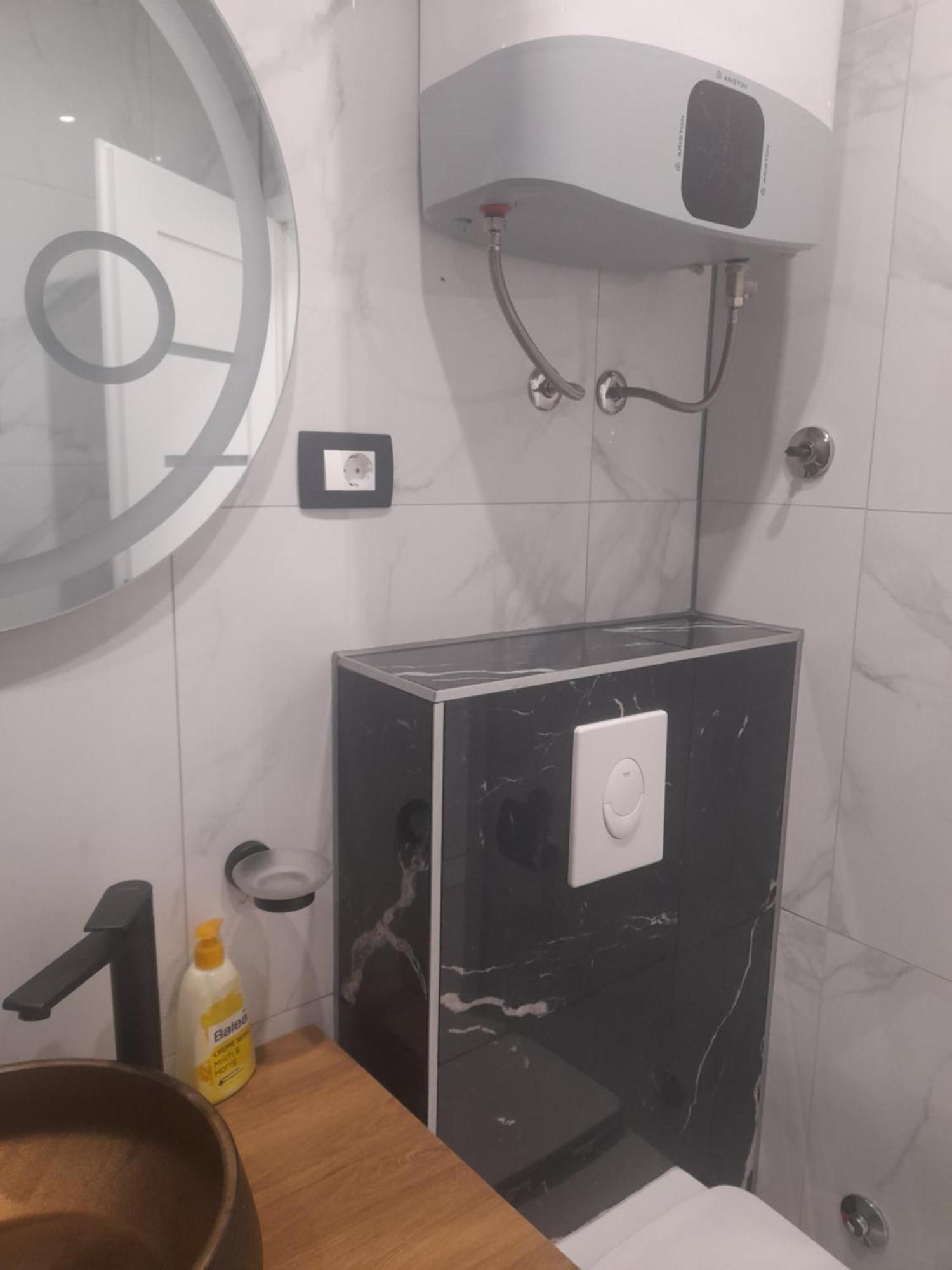 Apartments Malou Baska Voda Phòng bức ảnh