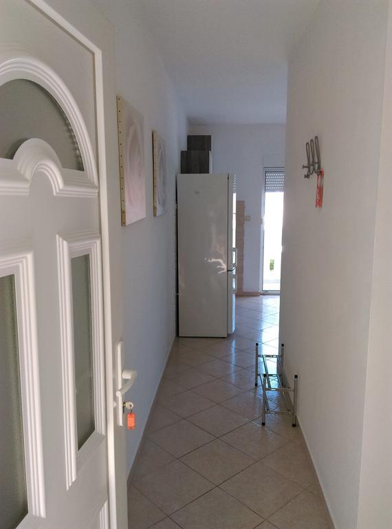 Apartments Malou Baska Voda Phòng bức ảnh